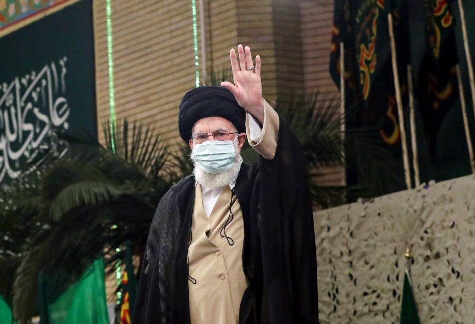 کدام کارگردان معروف در دیدار پیشکسوتان و فعالان دفاع مقدس با رهبر انقلاب حضور داشت؟+تصویر