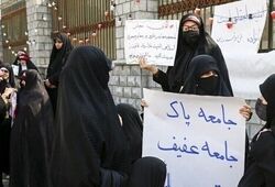 هشدار یادداشت‌نویس روزنامه اعتماد نسبت به محوریت دادن به حجاب زنان در میانه جنگ با آمریکا