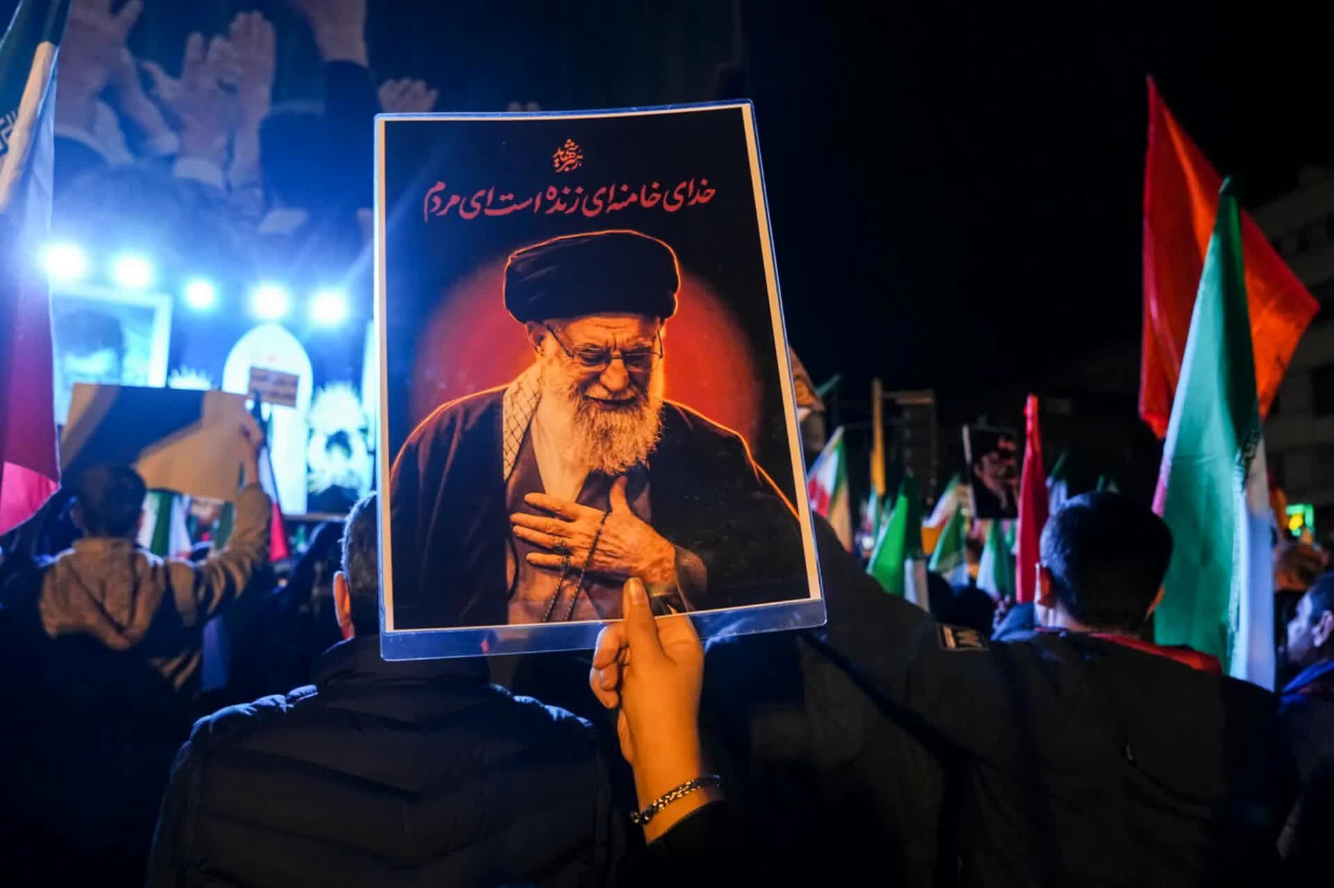 دبیر ستاد تشییع رهبر شهید: تاکنون بیش از ۳۰ کشور و علمای بیش از ۹۰ کشور، برای حضور اعلام آمادگی کرده‌اند/ نماز بر پیکر ایشان در قم، ۱۶ تیر در جمکران توسط یکی از مراجع اقامه می‌شود/ مراسم در تهران، قم، مشهد و عراق برگزار می‌شود