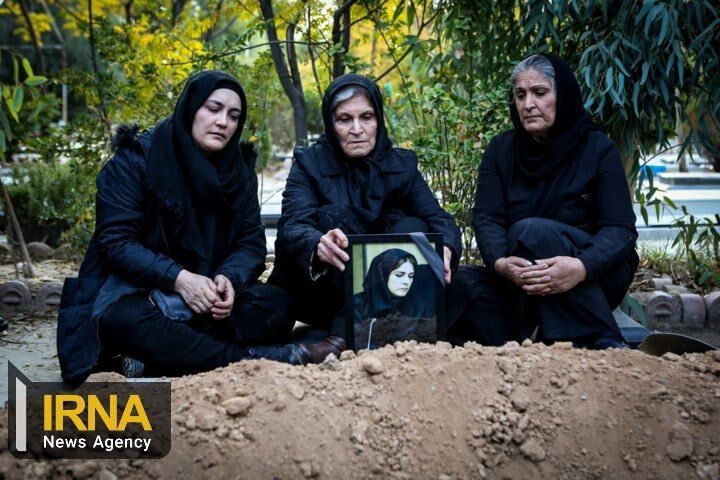 گزارش روزنامه اعتماد از پرونده قتل خبرنگار ایرنا / قاتل منصوره قدیری در جلسه دادگاه به مادر مقتول چه گفت؟