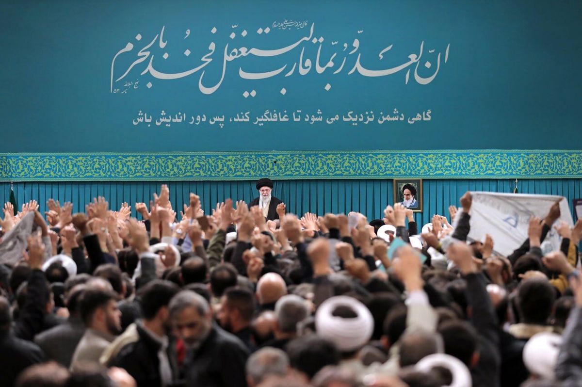 رهبر انقلاب: مردم توقعات به‌حقی دارند؛ تهدید نرم‌افزاری دشمن تا امروز بر ملت کارساز نبوده است