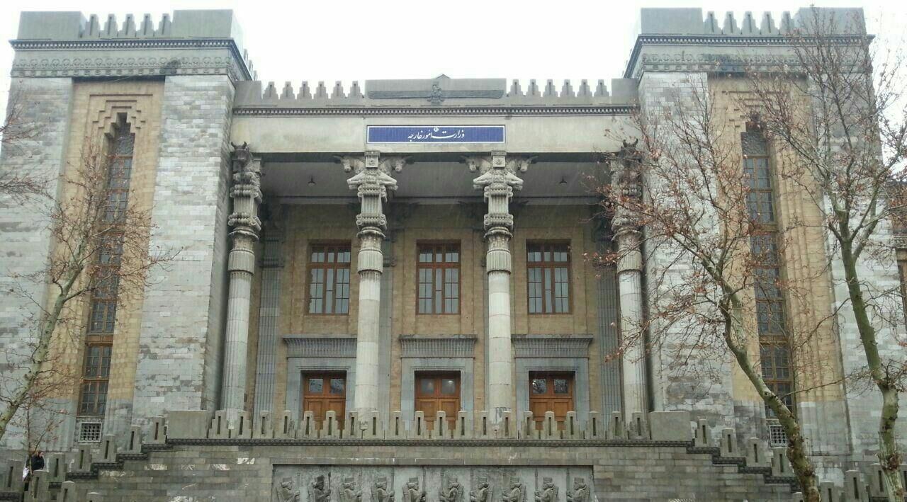 پیگیری وضعیت پناهجویان سرگردان در آب‌های مدیترانه توسط وزارت خارجه