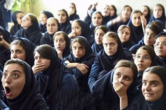 یک معلم: دانش‌آموزان به درس‌هایی مانند دینی علاقه ندارند