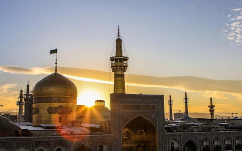 ببینید| واکنش زائران حرم امام‌رضا(ع) هنگام وقوع زلزله در مشهد
