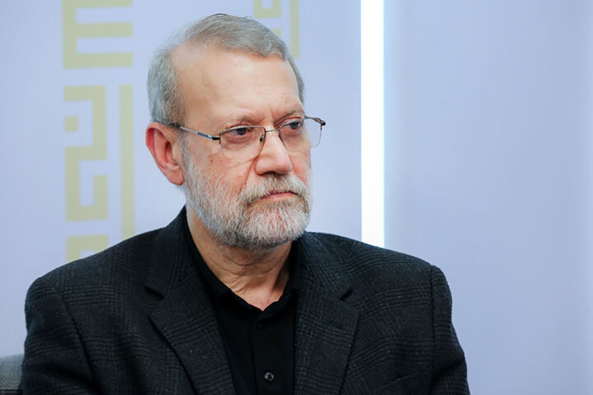 لاریجانی: پیروزی تاریخی مردم ایران بر باقی‌ماندگان جزیره اپستین نزدیک است