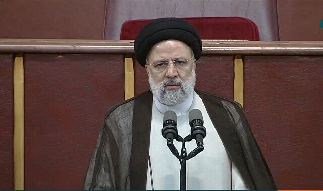 به هیچ وجه انجام امور اصلاحی را عقب‌نشینی تلقی نکنید؛ رضایت مردم مهم است
