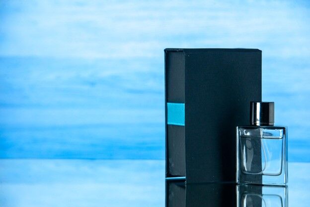 عطرهای مناسب آقایان برای محل کار