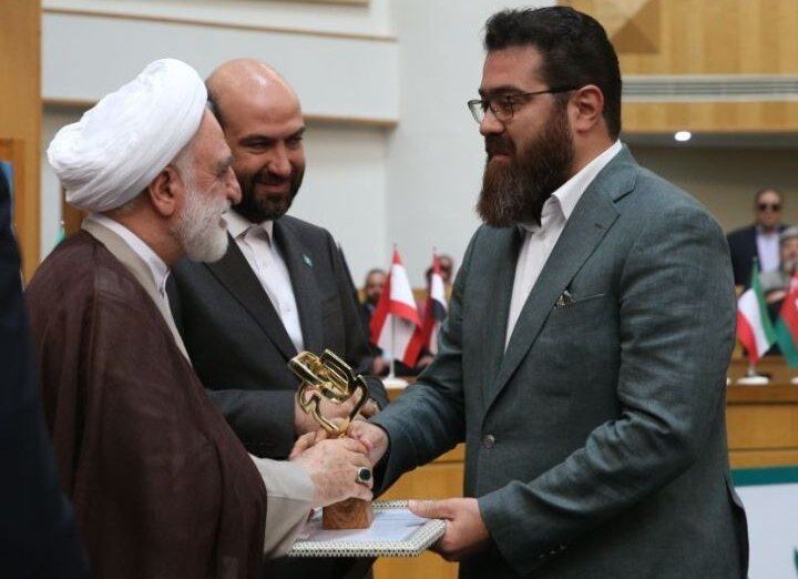 هافمن موفق به دریافت تندیس واحد منتخب کیفی ملی استاندارد کشور شد