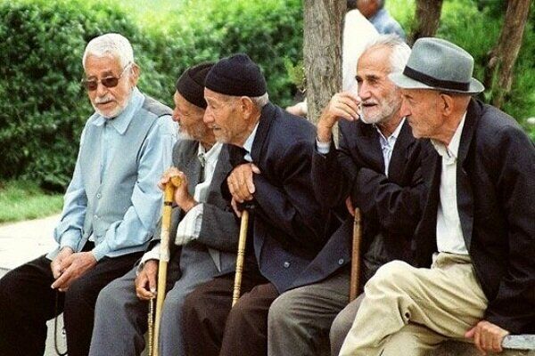 هشدار به دولت و مجلس؛ ستون فقرات بازنشستگان دارد می‌شکند