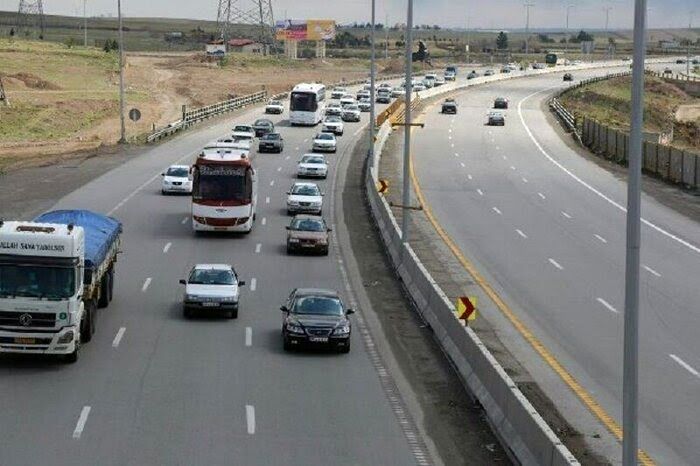 ترافیک خودرویی در کندوان و هراز سنگین است