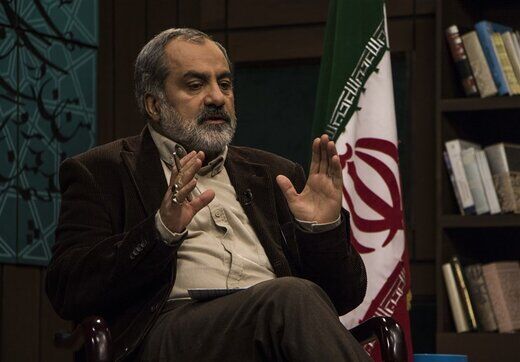 لپ‌تاپ و تلفن همراه، جای کتاب را نمی‌گیرند/ مصلی جای خوبی برای نمایشگاه کتاب نیست