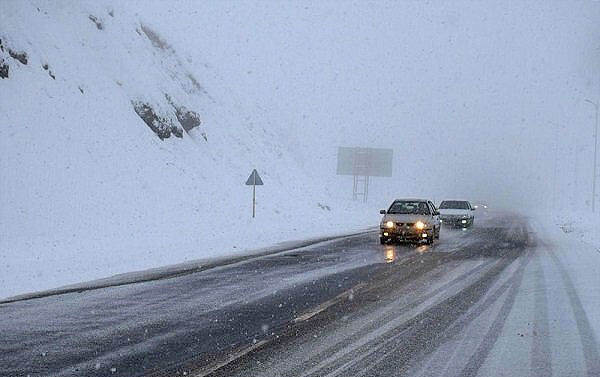 برخی از محورهای خراسان جنوبی لغزنده است