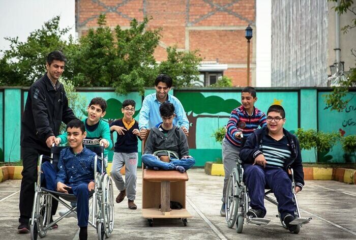 افزایش ترک تحصیل دانش‌آموزان؛ بلایی که فقر و گرانی بر سر کودکان معلول آورد