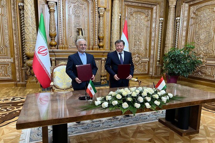 وزیر کشور با همتای تاجیکستانی خود تفاهمنامه امنیتی امضا کرد
