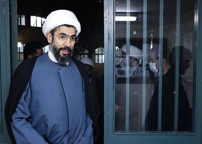ناهار دانشجویان به نماینده رهبری چه بود؟ + عکس