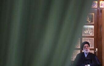انتشار تصاویری از برادر رهبر انقلاب در یک مراسم + عکس