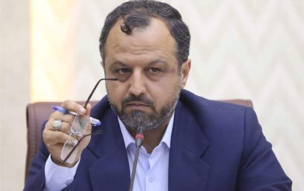 پاسخ وزیر اقتصاد به اعتراض طلافروشان به سیاست دولت برای اخذ مالیات از طلا: در روزهای آینده این موضوع حل می‌شود