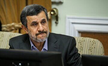 گزارش رسانه اصولگرا از کلکسیون خطاهای هولناک احمدی‌نژاد