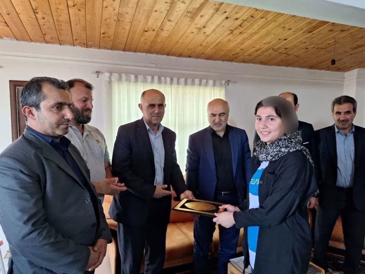 مدیر روابط عمومی فرمانداری کلاردشت برکنار شد! + عکس
