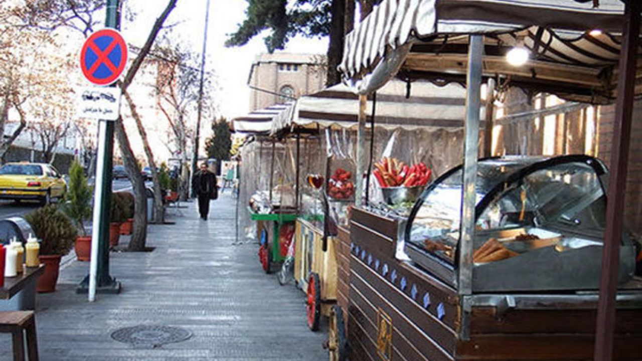 اجرای طرح دکه وکافه ون‌ها در میدان آزادی