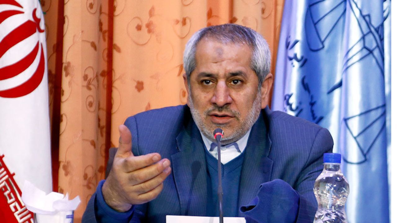 دستگیری 53 متهم ارزی در 10 روز گذشته/ فردی 240 میلیون دلار ارز دولتی در بازار آزاد فروخته است