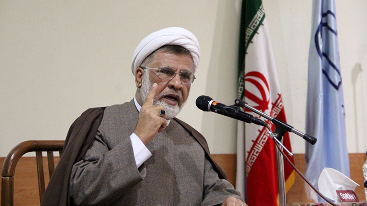 بزرگان حوزه در مقابل نامه شیخ محمد یزدی به آیت‌الله شبیری ساکت نمانند/ عده‌ای می‌خواهند قدرت حوزه را با قدرت خود ادغام کنند/ یزدی عذرخواهی نکند زیان می‌کند