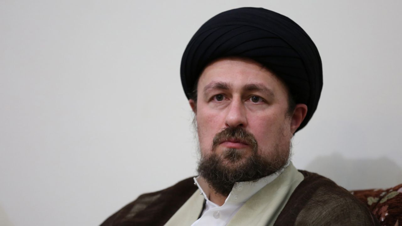 ممکن است نظری‌ با نظری مخالف باشد، ولی هرگز نباید این مسیر به توهین منجر شود