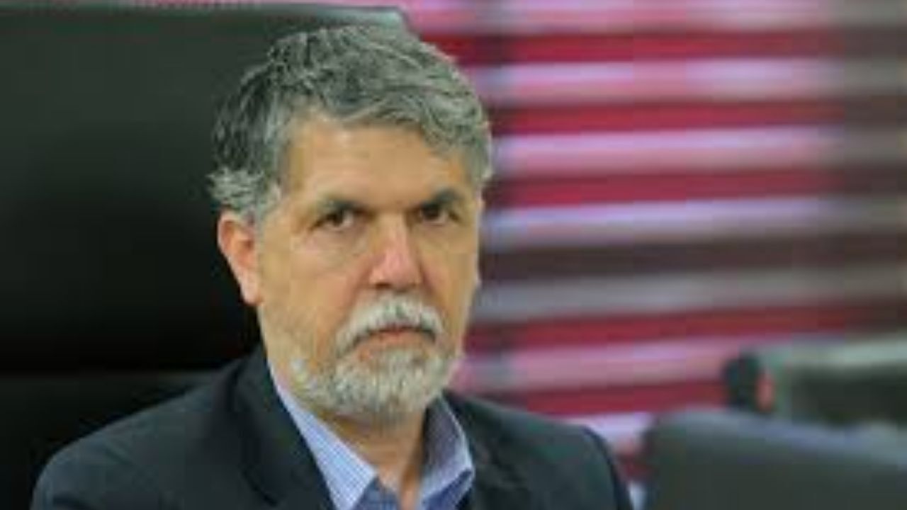 خطر گسست جوانان از زبان فارسی