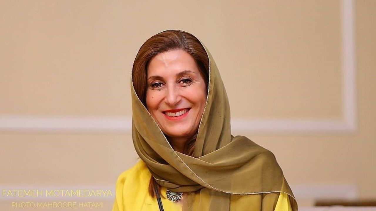 نقش آفرینی فاطمه معتمدآریا در یک نمایش
