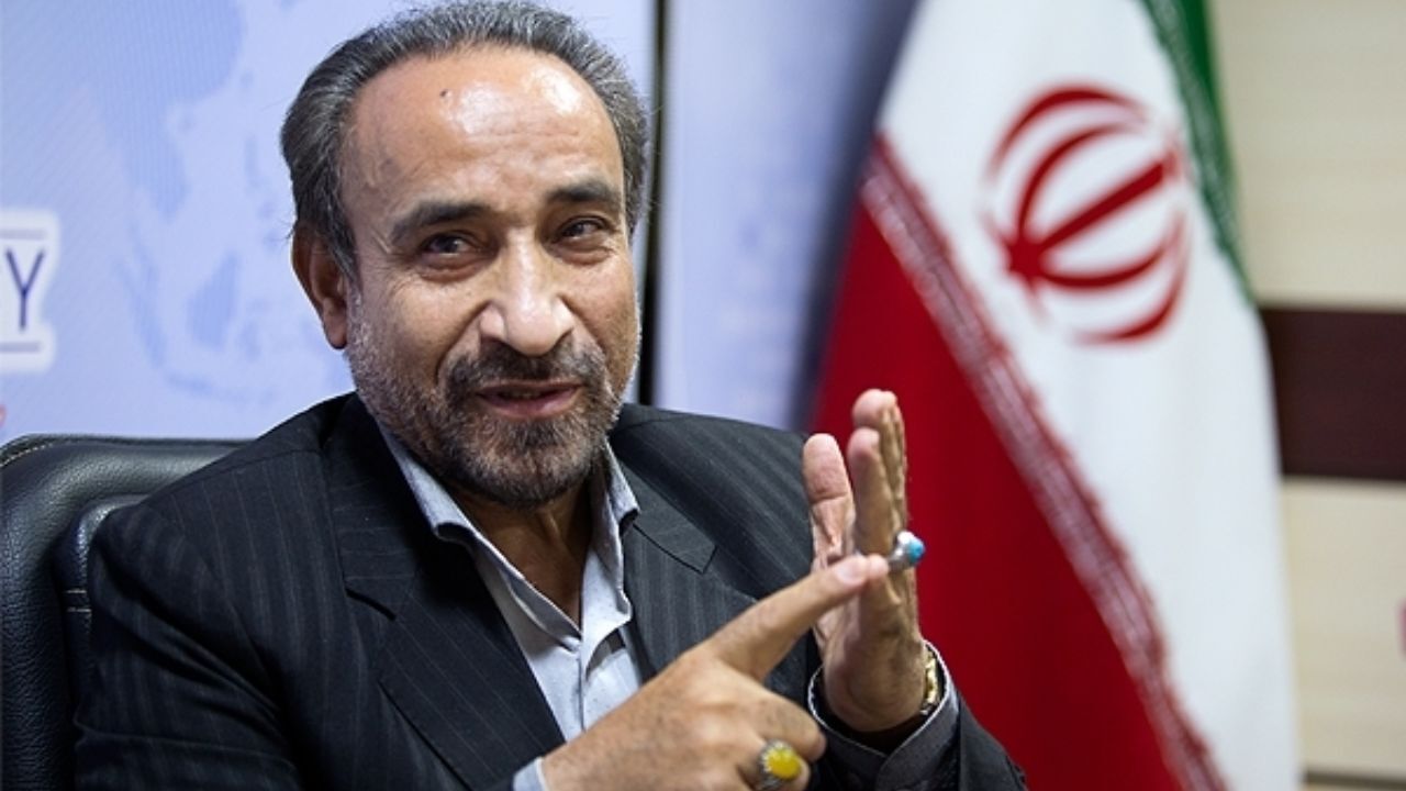 ظریف واقعیت‌ها را درباره پولشویی بیان کرد/ برخی هنوز کینه انتخابات را به دل دارند/ آیا پول 80 درصد موادمخدر که در کشور توزیع می‌شود، حرام نیست؟/ مخالفان در شرایط جنگ اقتصادی قصد زمین زدن دولت را دارند