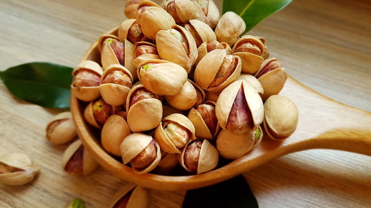 اشک مردم از قیمت پسته همیشه خندان
