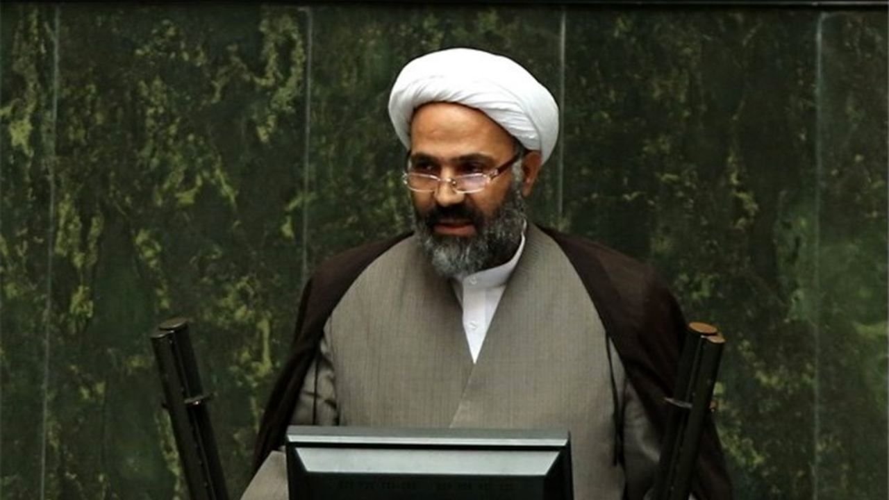لاریجانی و روحانی خود را فراقانونی می‌دانند