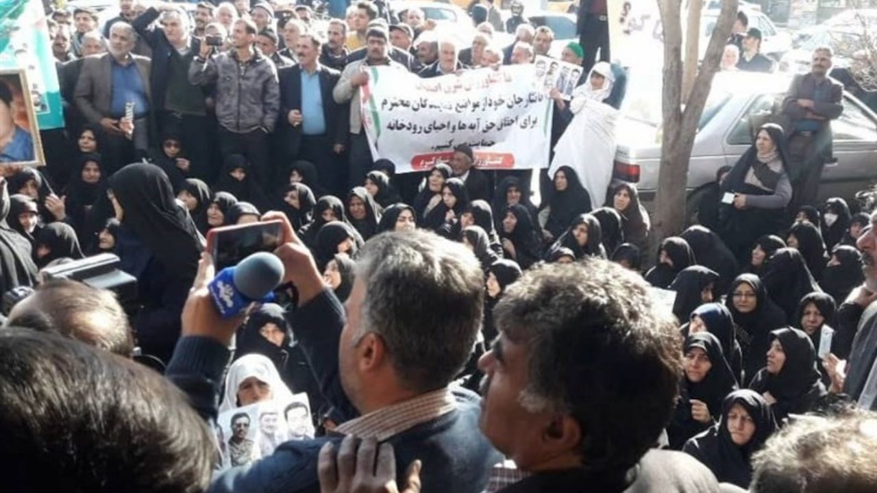 درخواست نمایندگان مستعفی اصفهان از مردم؛ لطفا تجمع نکنید