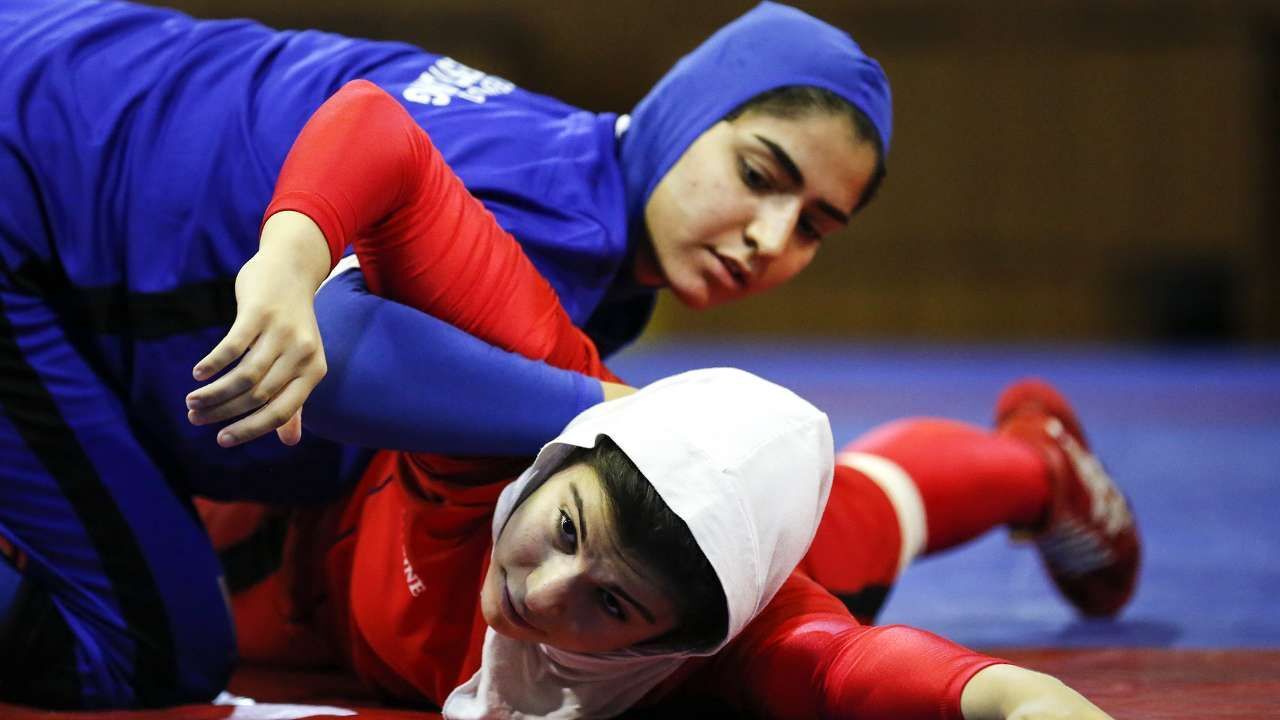 افزایش حساسیت‌ها به کشتی زنان در مشهد