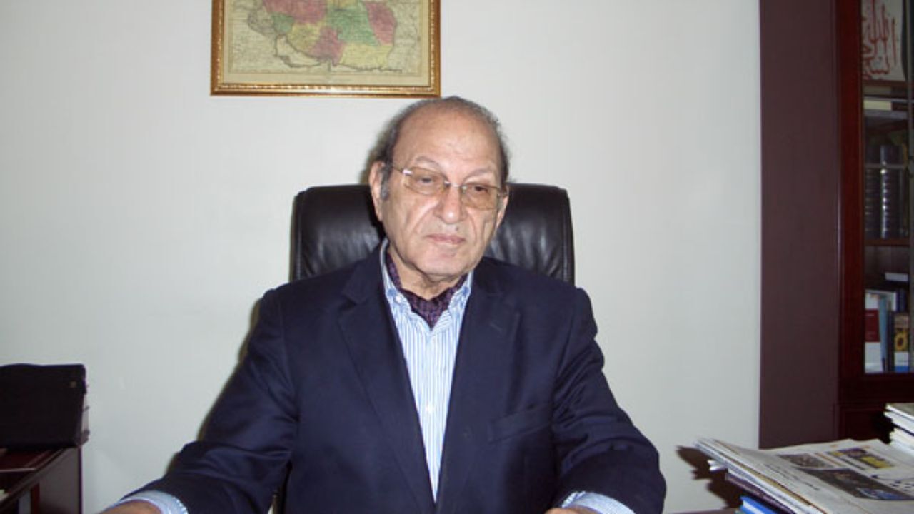 اقتصاد دستوری مخرب و فساد برانگیز است/بودجه سال 98 با کسری سرسام‌آور همراه خواهد شد/ نرخ ارز باید دستوری تعیین شود