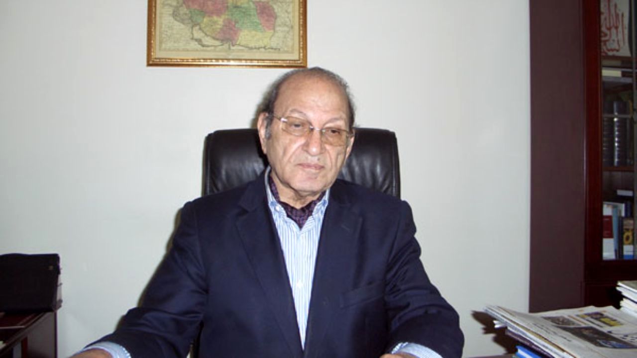 اقتصاد دستوری مخرب و فساد برانگیز است/بودجه سال 98 با کسری سرسام‌آور همراه خواهد شد/ نرخ ارز باید دستوری تعیین شود