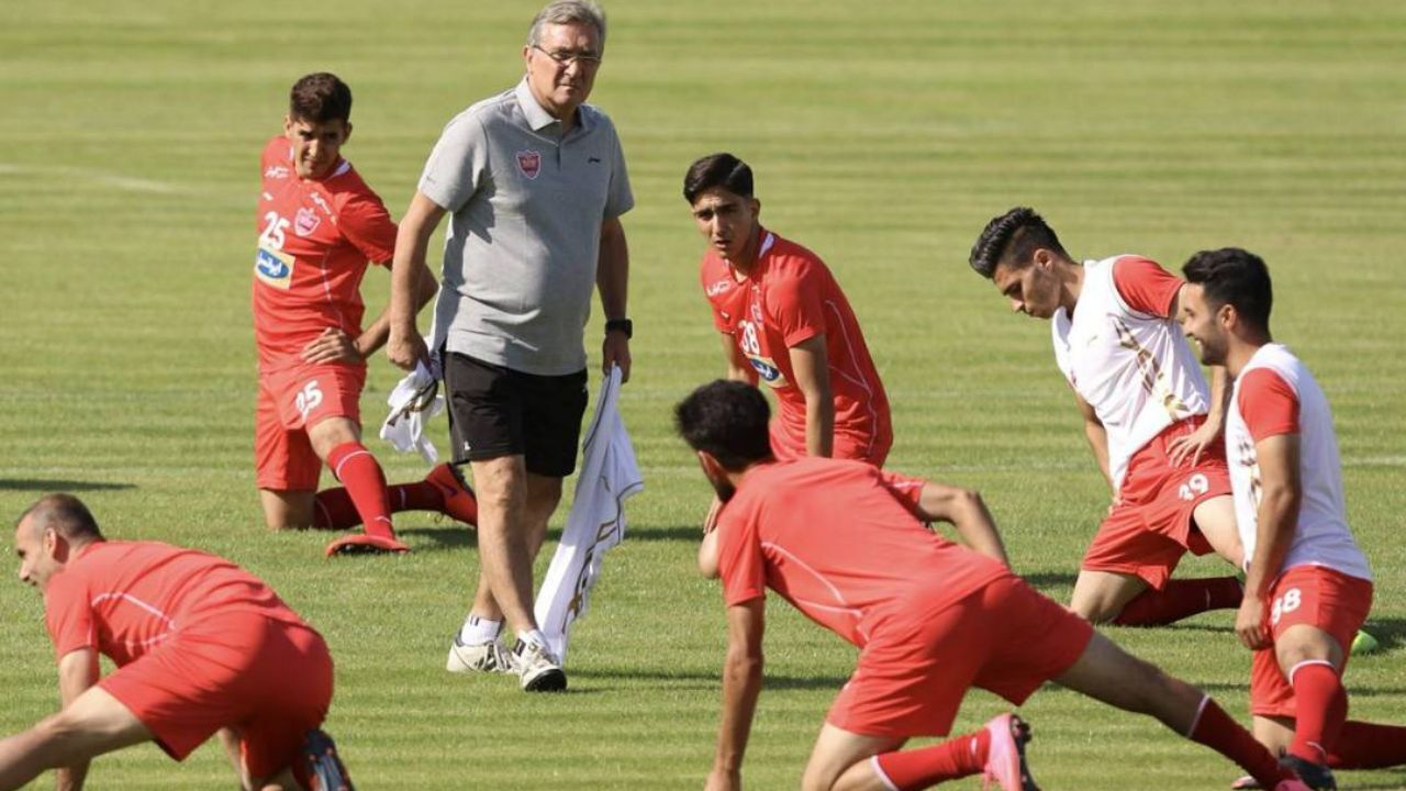 پرسپولیس مدافع میانی جذب نمی‌کند