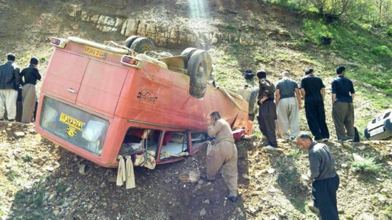 واژگونی مینی‌بوس در مازندران