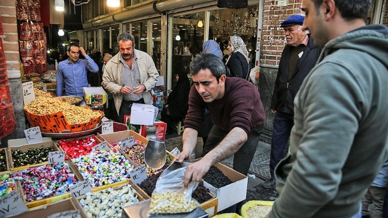 اصناف مقصر گرانی نیستند/ گفتند دلار گران شد؛ گران بفروشید، الان که ارزان شده هیچ شرکتی نگفته ارزان بفروشید/ درحال تعدیل نیروهای بازرسی هستیم