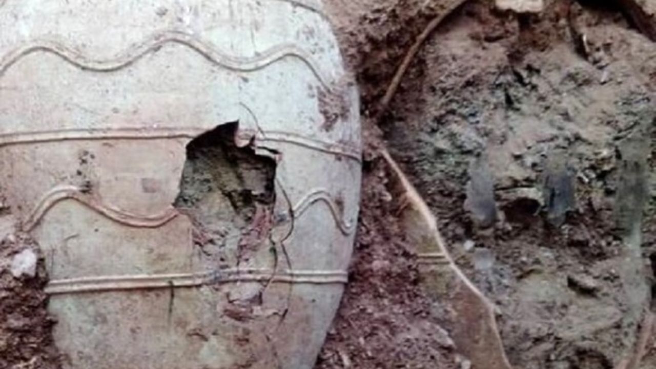 کشف 2 خمره پر از سکه‌های قدیمی در شهر ری
