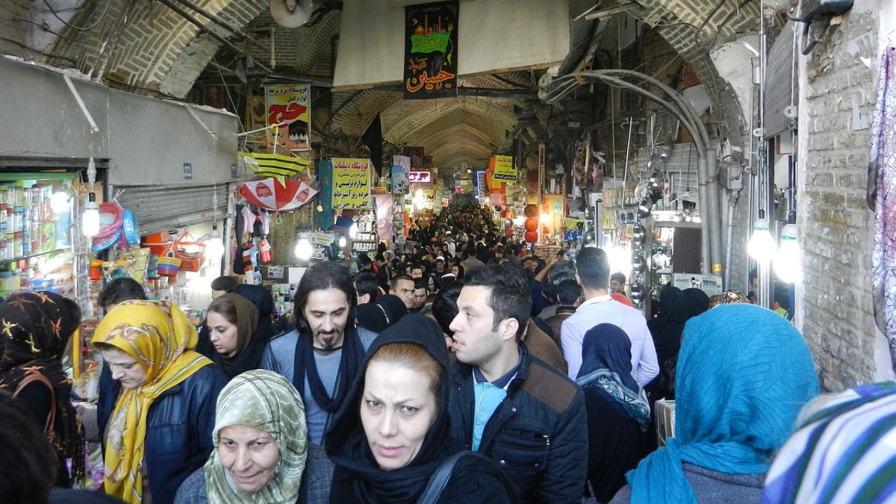 بازار همچنان آشفته و نوروز نزدیک / آیا واریز پول نقد دردی از مردم دوا می‌کند؟