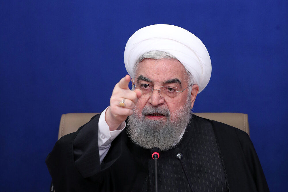 روحانی می‌خواهد ضعف‌های خودش را پشت شعارهایی مانند رفراندوم پنهان کند