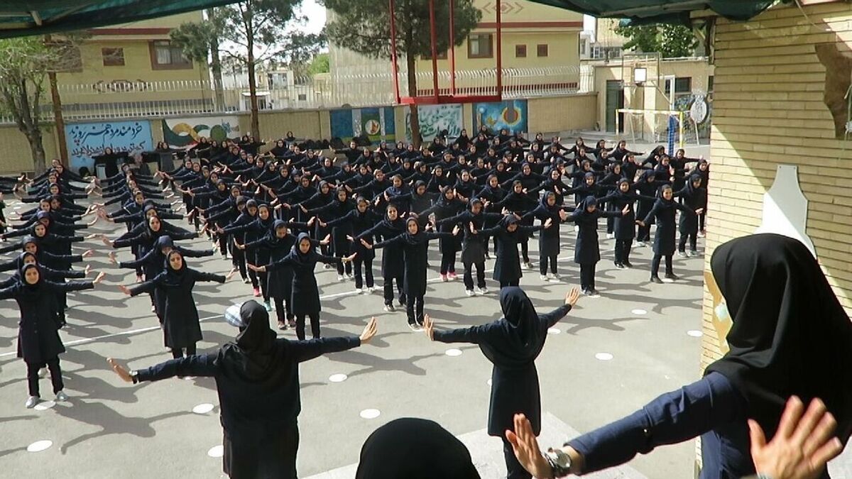 دعوای دو دختر، 18 نفر را راهی بیمارستان کرد
