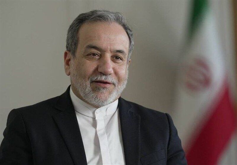 عراقچی: مساله پرونده هسته‌ای ایران با راهکار نظامی قابل حل نیست/  تجمع نظامی اطراف کشورمان غیرضروری و بی‌فایده است/  پیش‌نویس توافق هسته‌ای در دست تدوین است