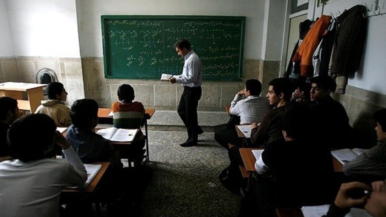 ورود 6 هزار سرباز معلم به مدارس در سال 97/ تغییر امتیازات و گروه‌های شغلی در اجرای طرح رتبه‌بندی حرفه‌ای