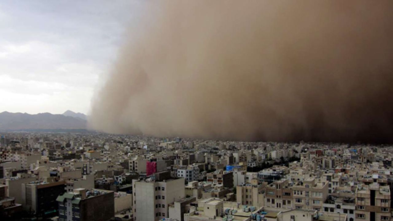 خشکسالی عامل طوفان عجیب یزد