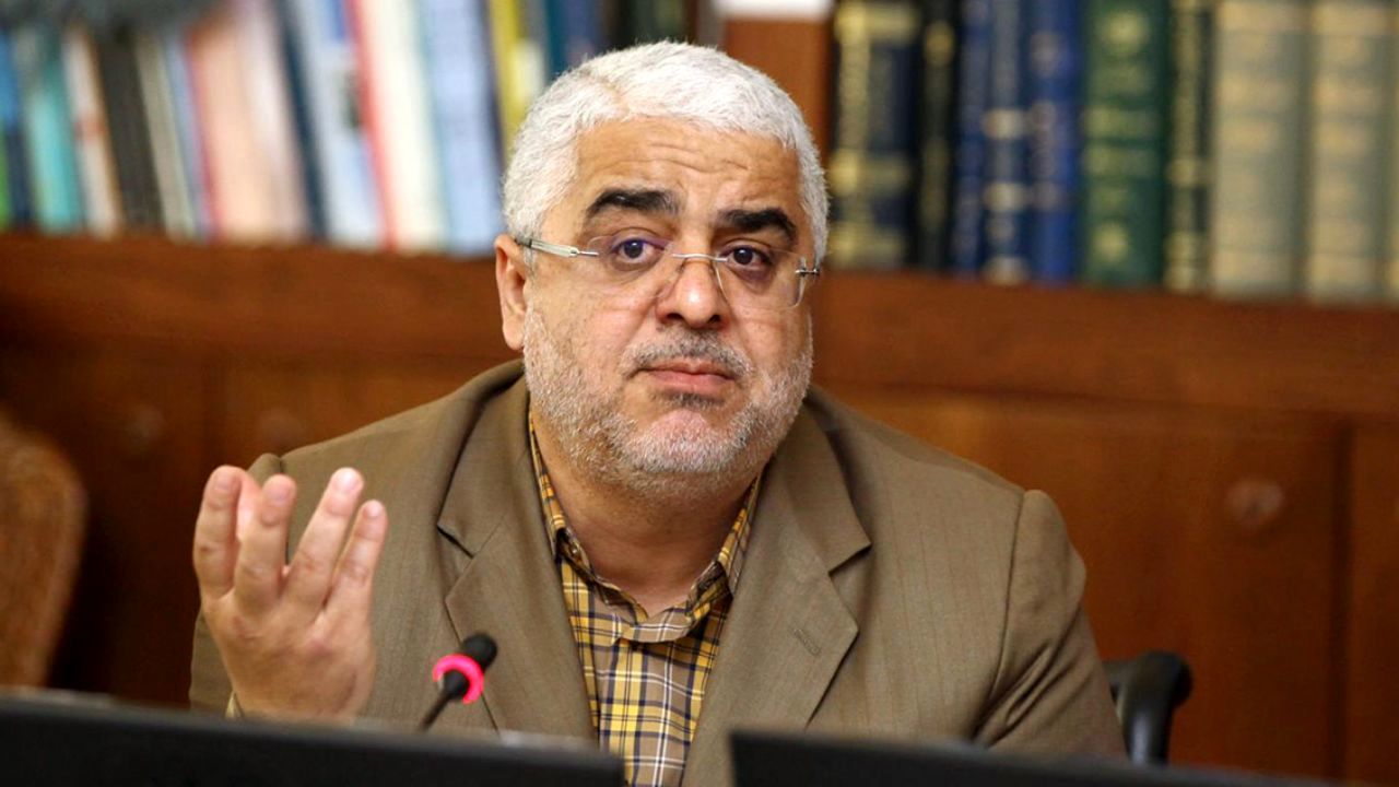 روحانی از شعارهایش فاصله گرفته است/  آزادی‌های سیاسی محقق نشد/ گشایش در حصر اتفاق نیفتاد