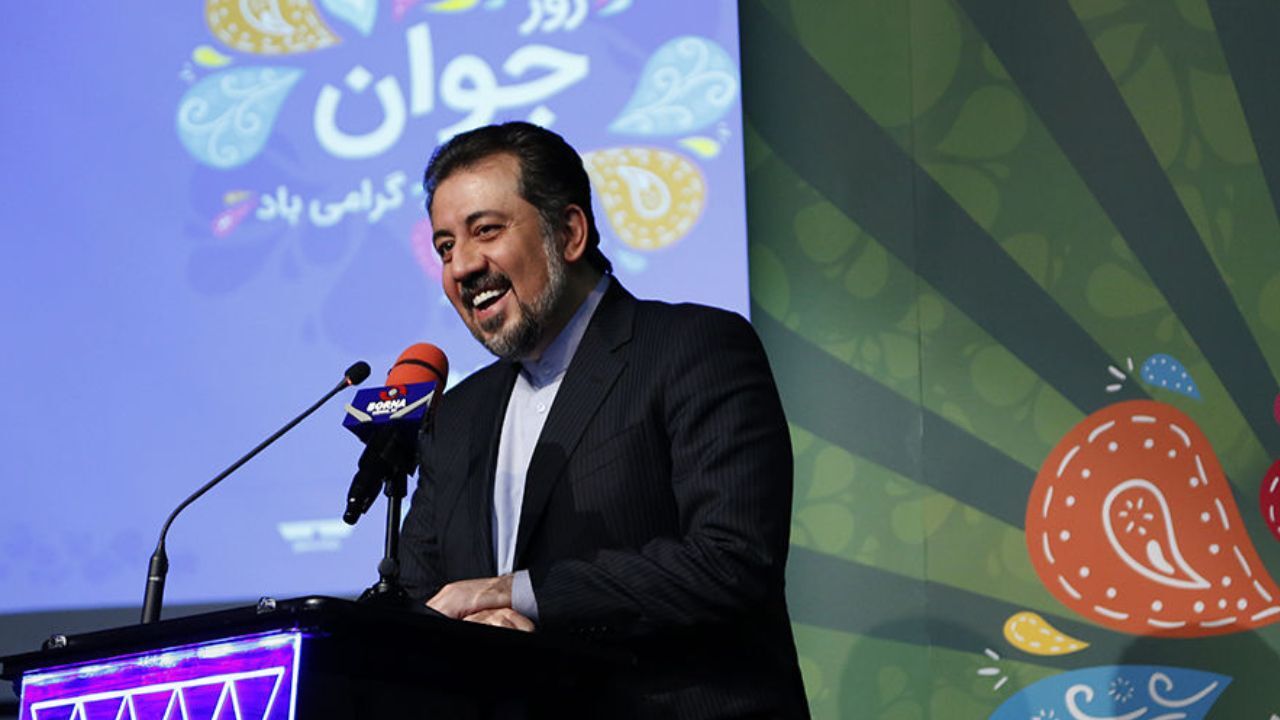 جوانان خودشان می‌توانند گلیمشان را از آب بیرون بکشند