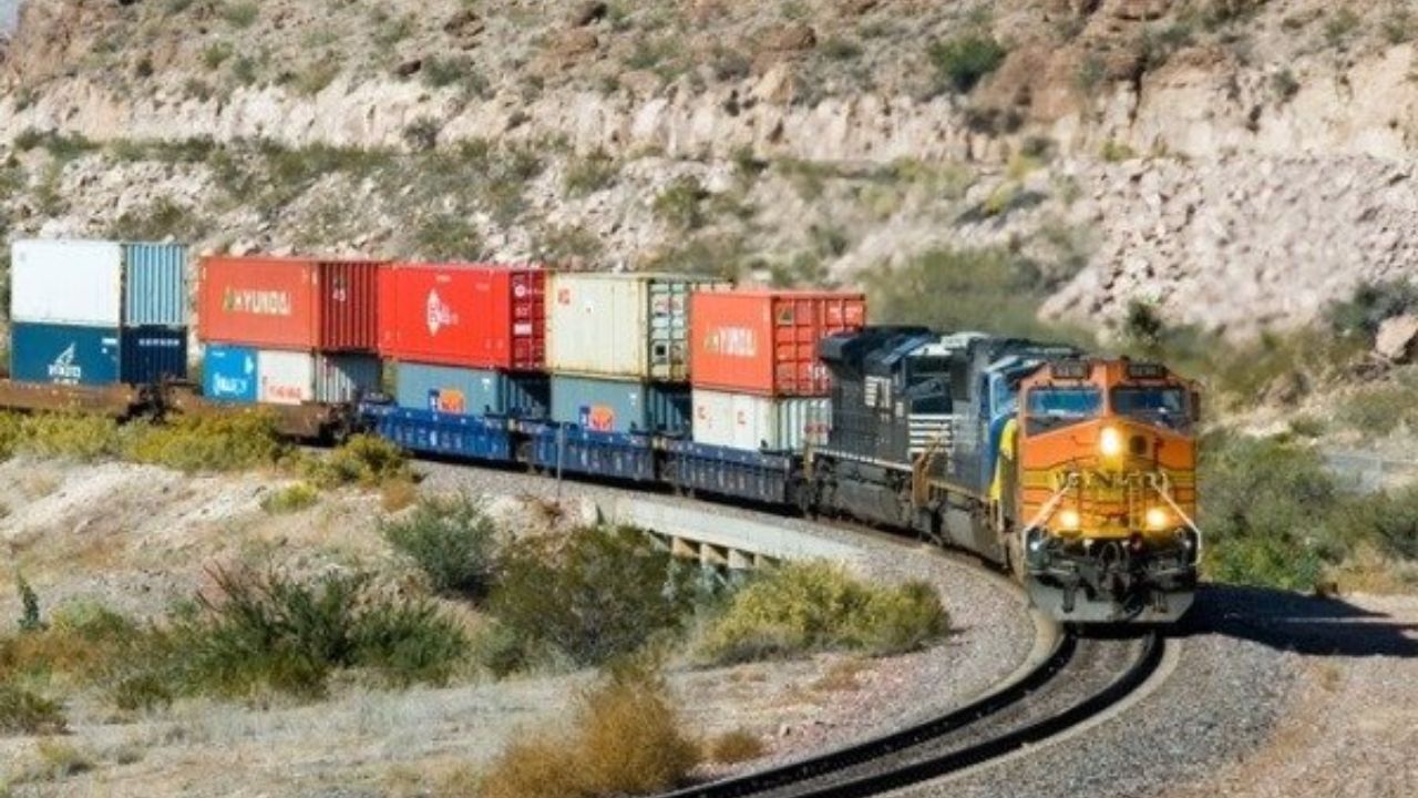 قرارداد ساخت 100 واگن در اراک امضا شد