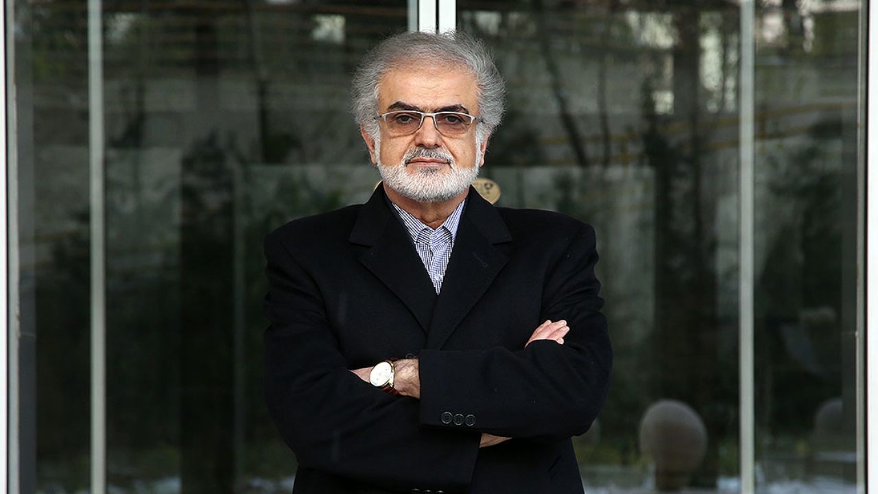 کناره‌گیری روحانی برای ایستادگی بر تعهداتش بهتر از انفعال است/ کشور را بدون حمایت مردم نمی‌توان اداره کرد/ روحانی در انتخابات 96 بهترین گزینه بود